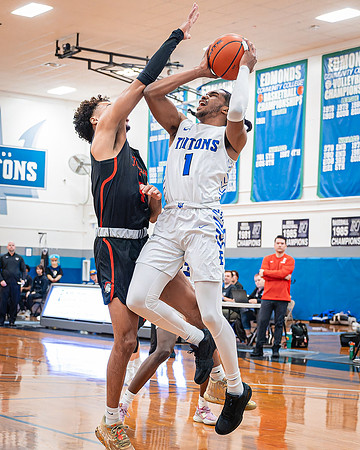 DxO_DeepPRIMEXD_ECC_20240207_Edmonds_College_v_Everett_CC_BB_5821-CR3