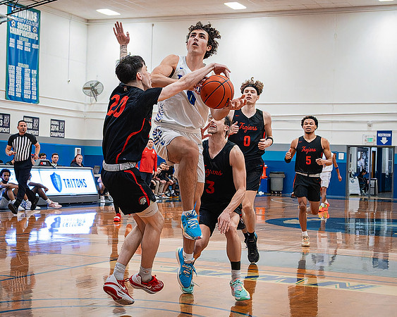 DxO_DeepPRIMEXD_ECC_20240207_Edmonds_College_v_Everett_CC_BB_6280-CR3