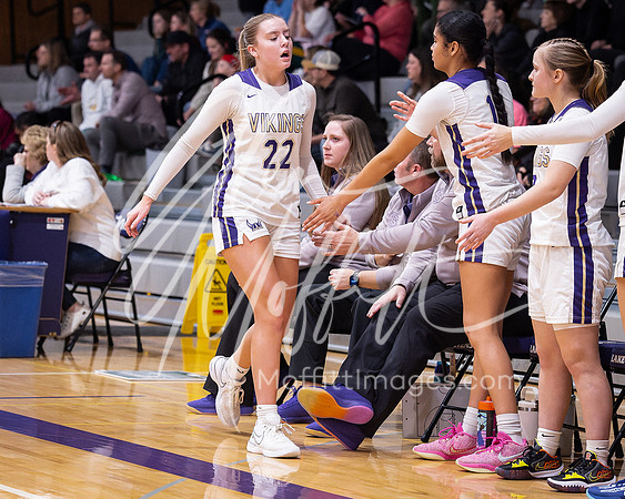 202-02-18 Redmond at Lake Stevens Girls BB Playoff_2322-20250218-DxO_DeepPRIME XD2s