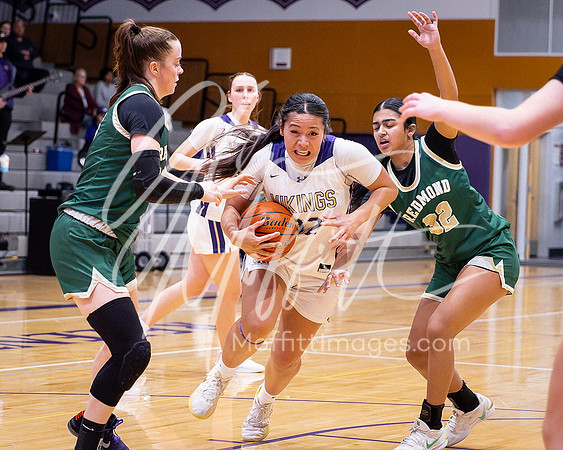 202-02-18 Redmond at Lake Stevens Girls BB Playoff_5733-20250218-DxO_DeepPRIME XD2s