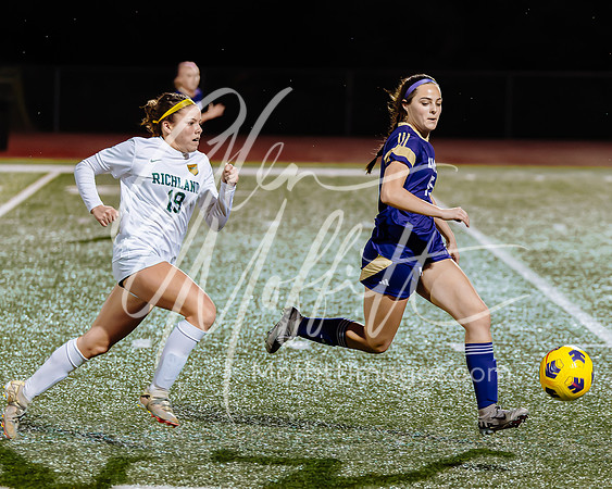 11-13-24 Richland at Lake Stevens Girls Soccer Playoff_2532-059
