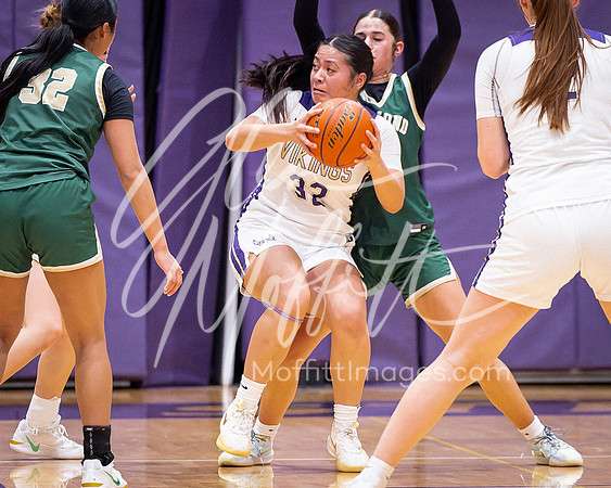 202-02-18 Redmond at Lake Stevens Girls BB Playoff_2773-20250218-DxO_DeepPRIME XD2s