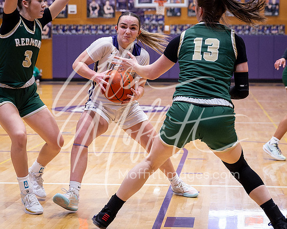 202-02-18 Redmond at Lake Stevens Girls BB Playoff_1137-20250218-DxO_DeepPRIME XD2s