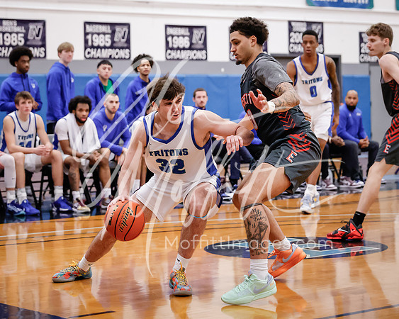 2024-01-08 Everett vs Edmonds College Mens Basketball_3900-Edit