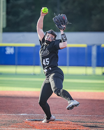 Edmonds_College_v_Skagit_2024_05_01_Softball_1360