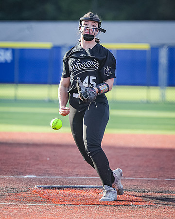 Edmonds_College_v_Skagit_2024_05_01_Softball_1365