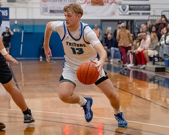 2025-02-22 Bellevue CC vs ECC BB_1643-20250222-DxO_DeepPRIME XD2s