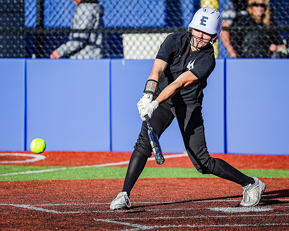 Edmonds_College_v_Skagit_2024_05_01_Softball_1055