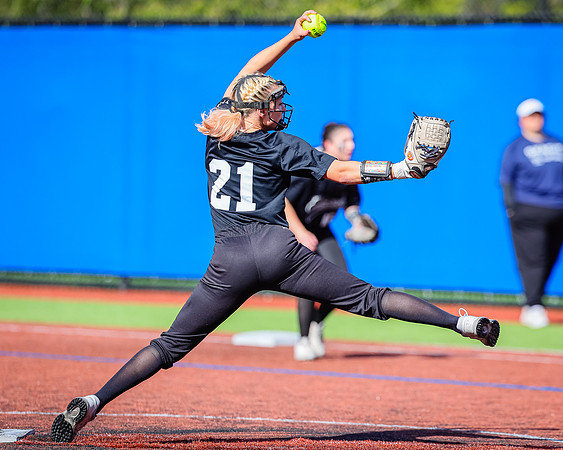 Edmonds_College_v_Skagit_2024_05_01_Softball_0553