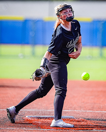 Edmonds_College_v_Skagit_2024_05_01_Softball_0883