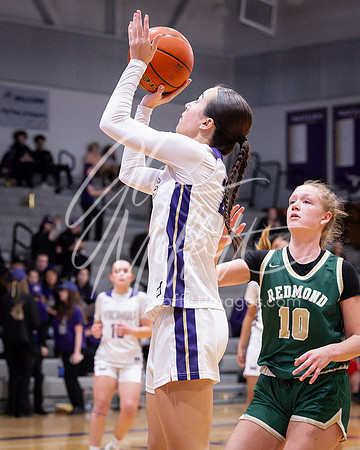 202-02-18 Redmond at Lake Stevens Girls BB Playoff_4574-20250218-DxO_DeepPRIME XD2s