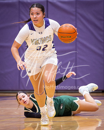 202-02-18 Redmond at Lake Stevens Girls BB Playoff_4117-20250218-DxO_DeepPRIME XD2s